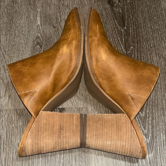 Abound Women's Brown Leather Mules - Picture 12 of 15
